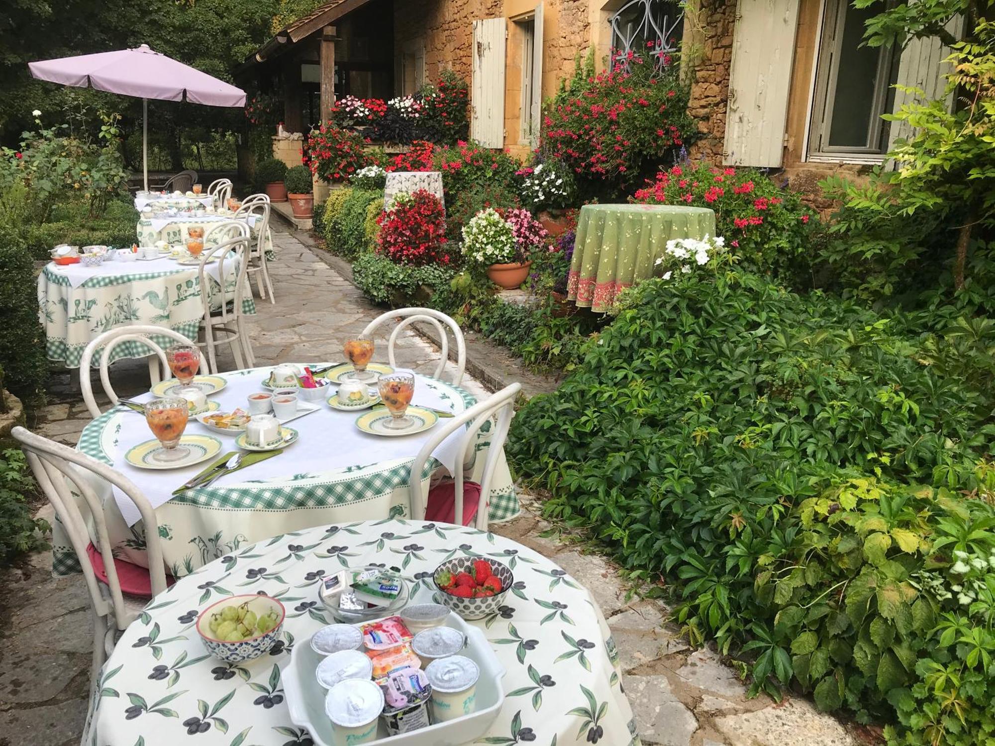 Bed & Breakfast Le Moulin Neuf Bed & Breakfast Saint-Alvere Exterior photo